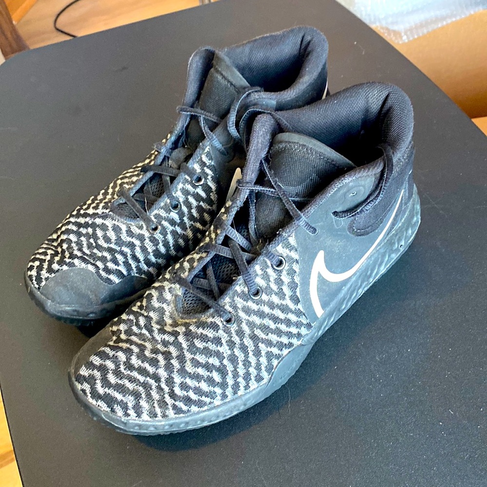 Nike KD Trey 5 VIII CK2090 003 Black Grey White Kevin Durant basketball shoes 8